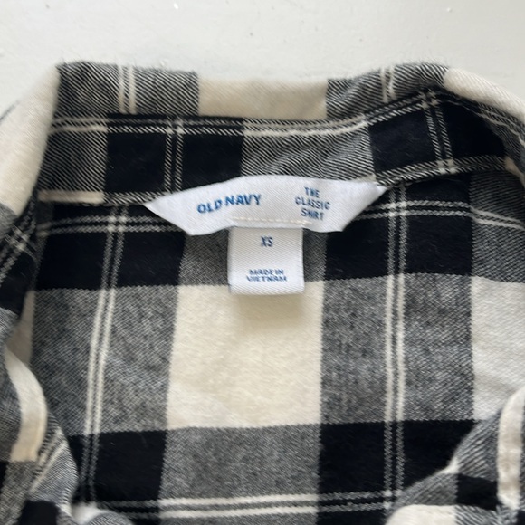Old Navy XS Black White Plaid Flannel Long Sleeve Button Up Collared Top - Picture 5 of 5